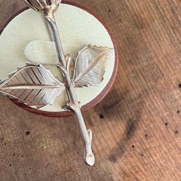 Vintage Unsigned Ruby Red Rose Pin Brooch Gold Tone 3” - Picture 9 of 10